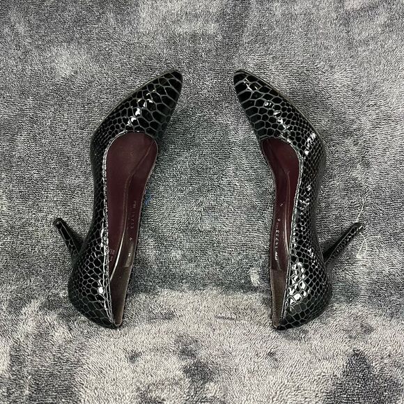 Stuart Weitzman Snake Embossed Leather Pumps size 6 - Picture 6 of 9